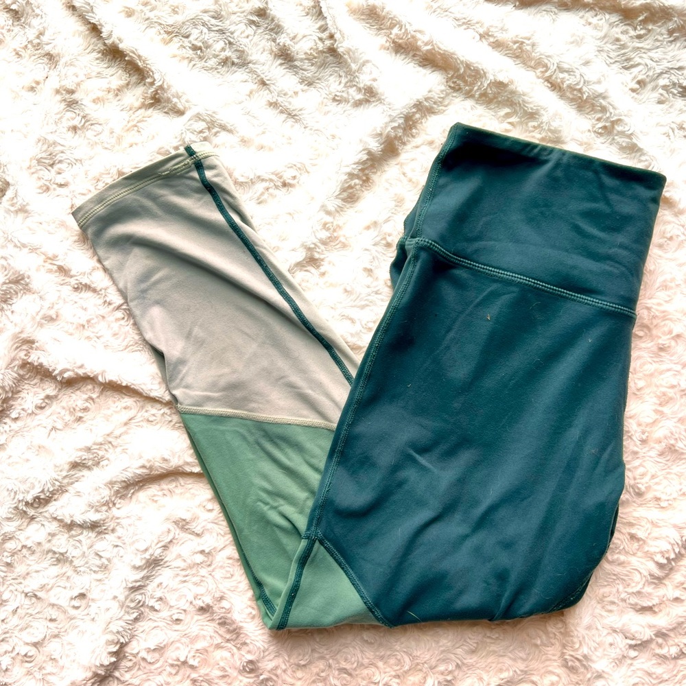 Senita Capri Leggings